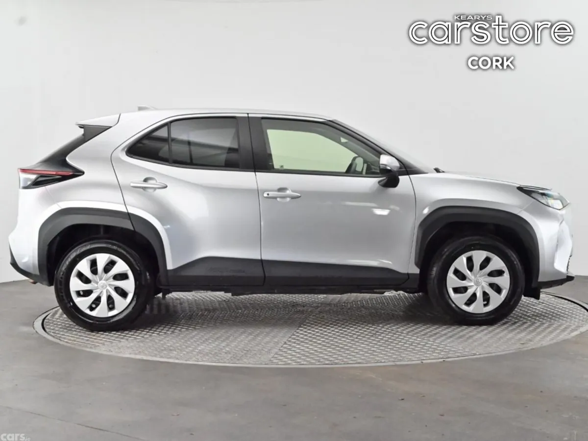 Toyota Yaris Cross SUV, Petrol Hybrid, 2022, Silver