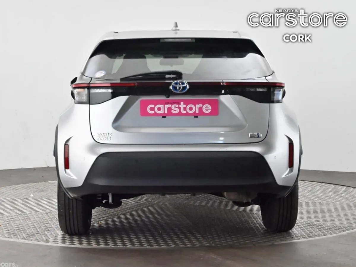 Toyota Yaris Cross SUV, Petrol Hybrid, 2022, Silver