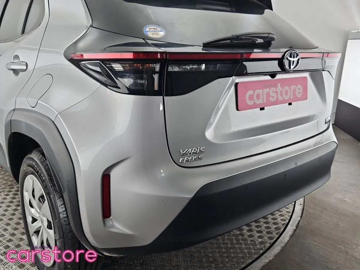 Toyota Yaris Cross SUV, Petrol Hybrid, 2022, Silver