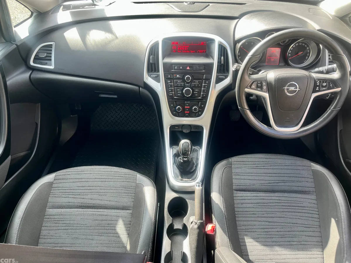 Opel Astra Hatchback, Diesel, 2015, Black