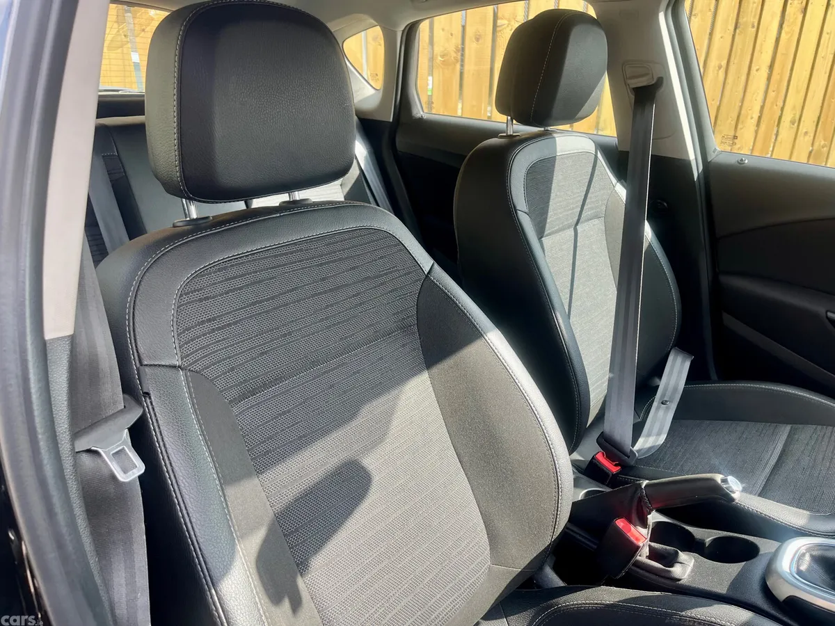 Opel Astra Hatchback, Diesel, 2015, Black