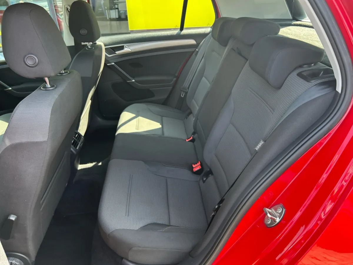 Volkswagen Golf Hatchback, Petrol, 2015, Red