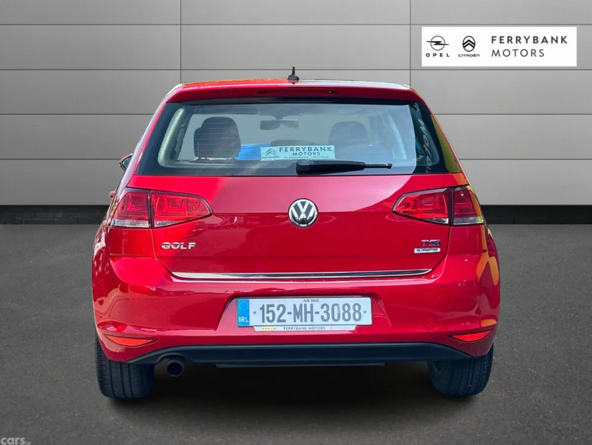 Volkswagen Golf Hatchback, Petrol, 2015, Red