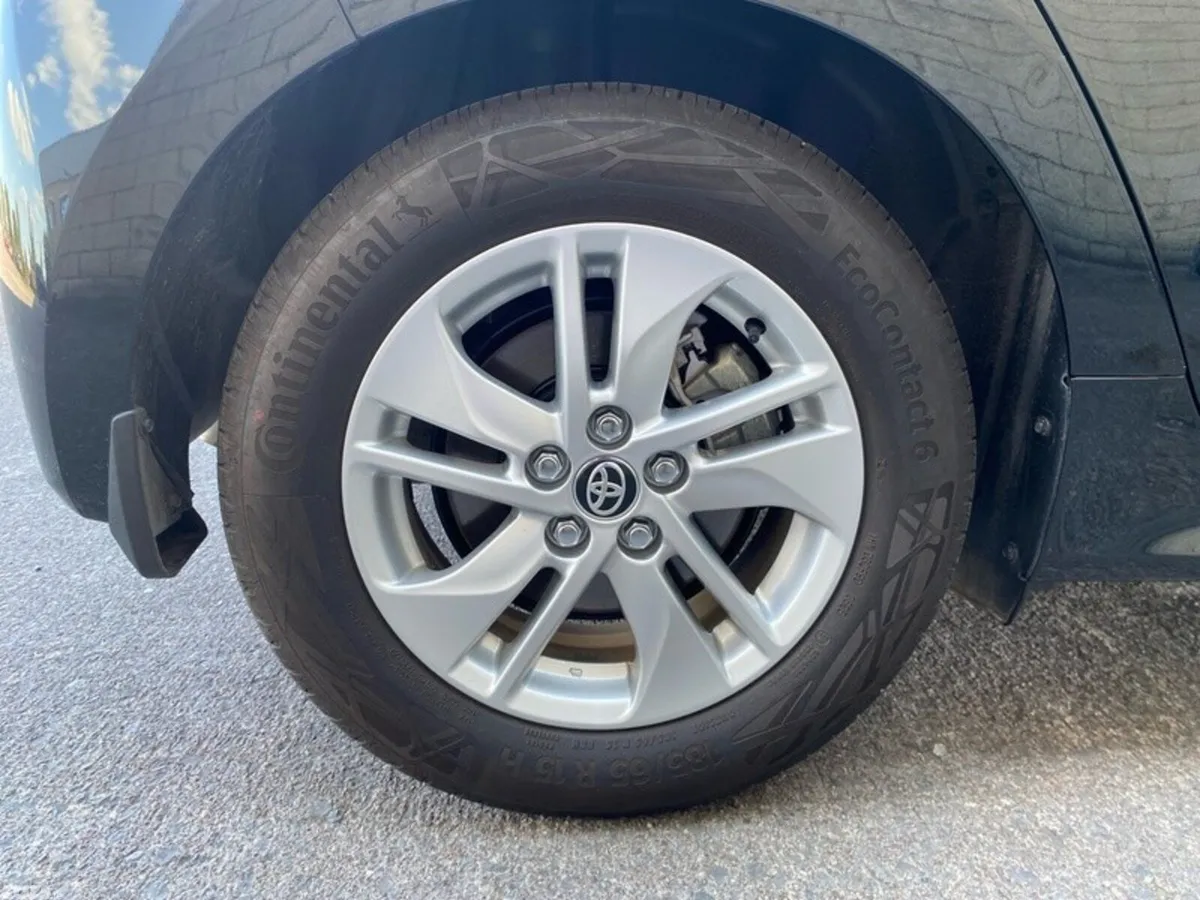 Toyota Yaris Hatchback, Petrol Hybrid, 2026, Black