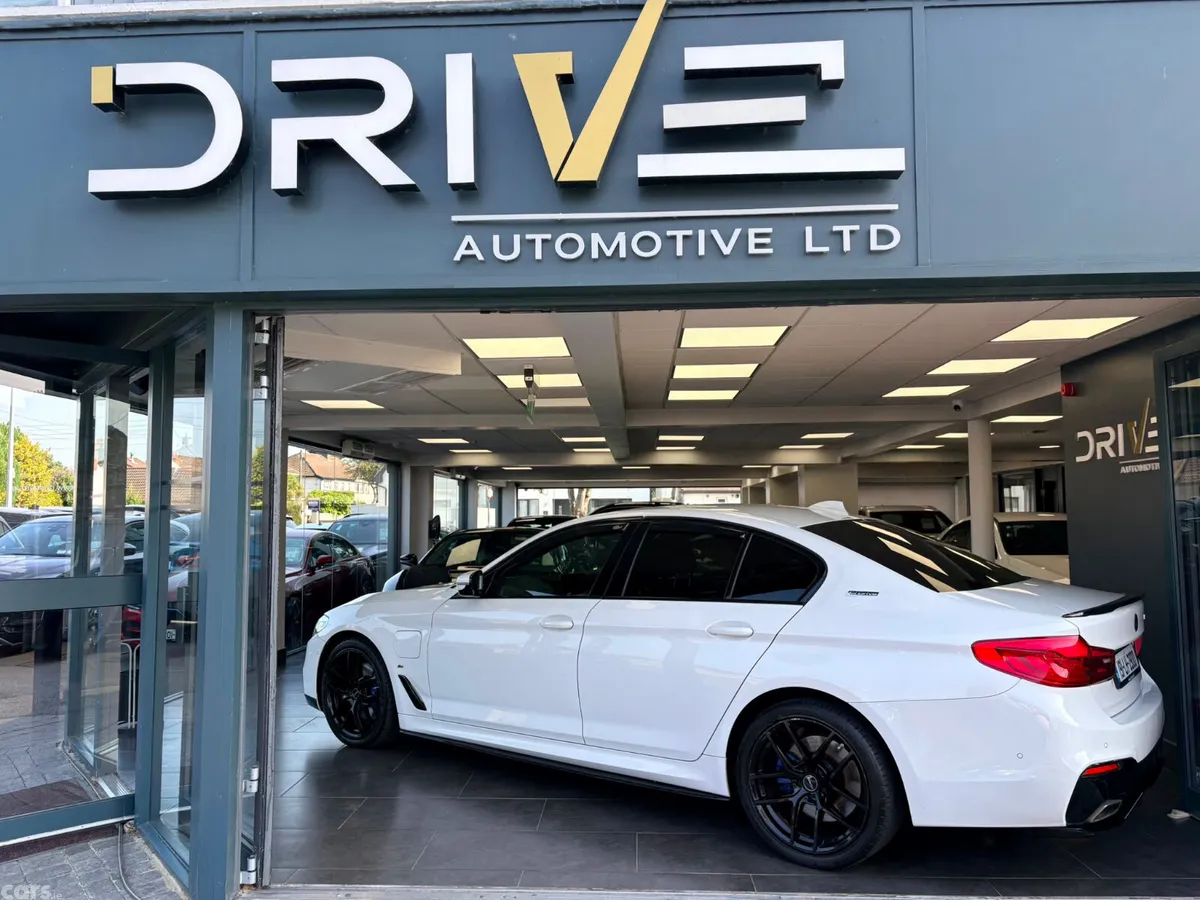 BMW 5-Series Saloon, Petrol Plug-in Hybrid, 2019, White