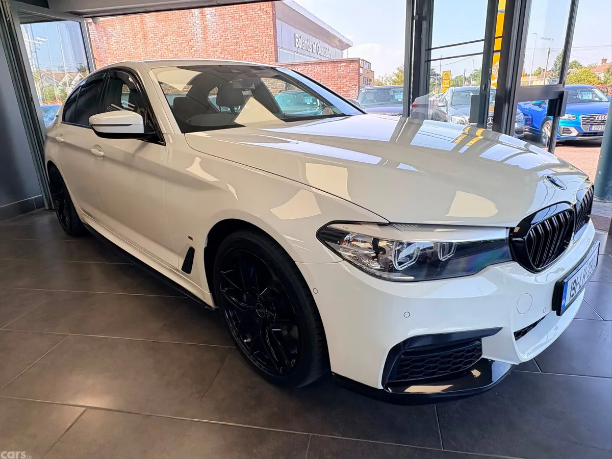 BMW 5-Series Saloon, Petrol Plug-in Hybrid, 2019, White