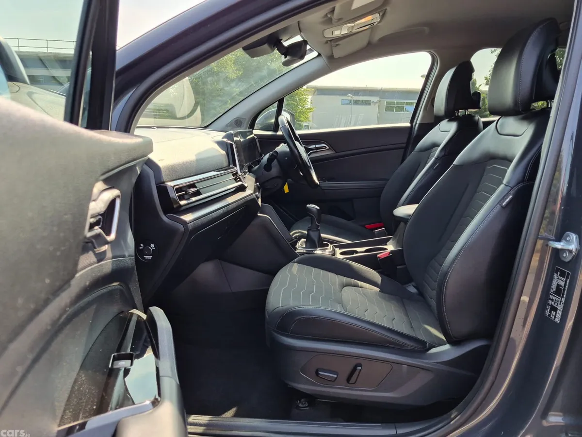 Kia Sportage SUV, Diesel Hybrid, 2023, Grey
