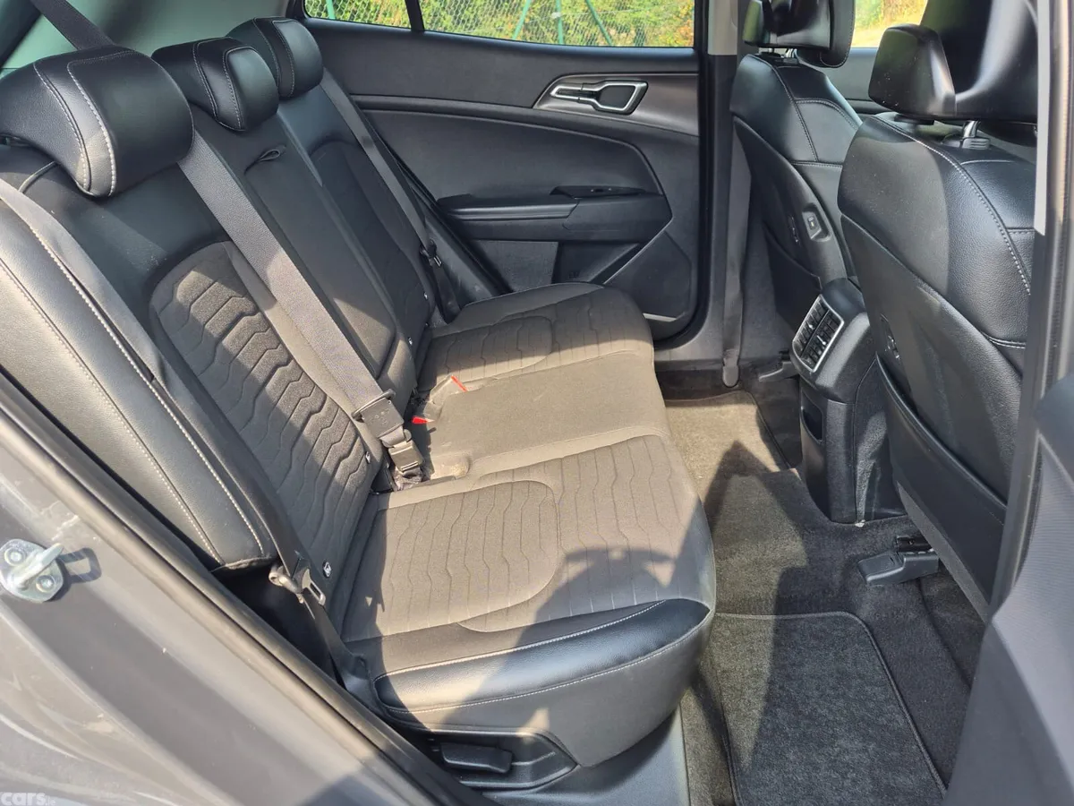 Kia Sportage SUV, Diesel Hybrid, 2023, Grey