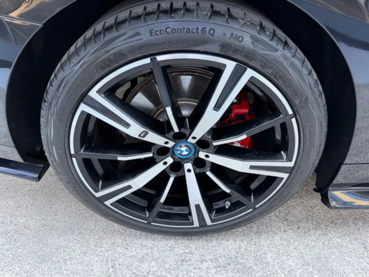 BMW 5-Series Saloon, Petrol Plug-in Hybrid, 2025, Black