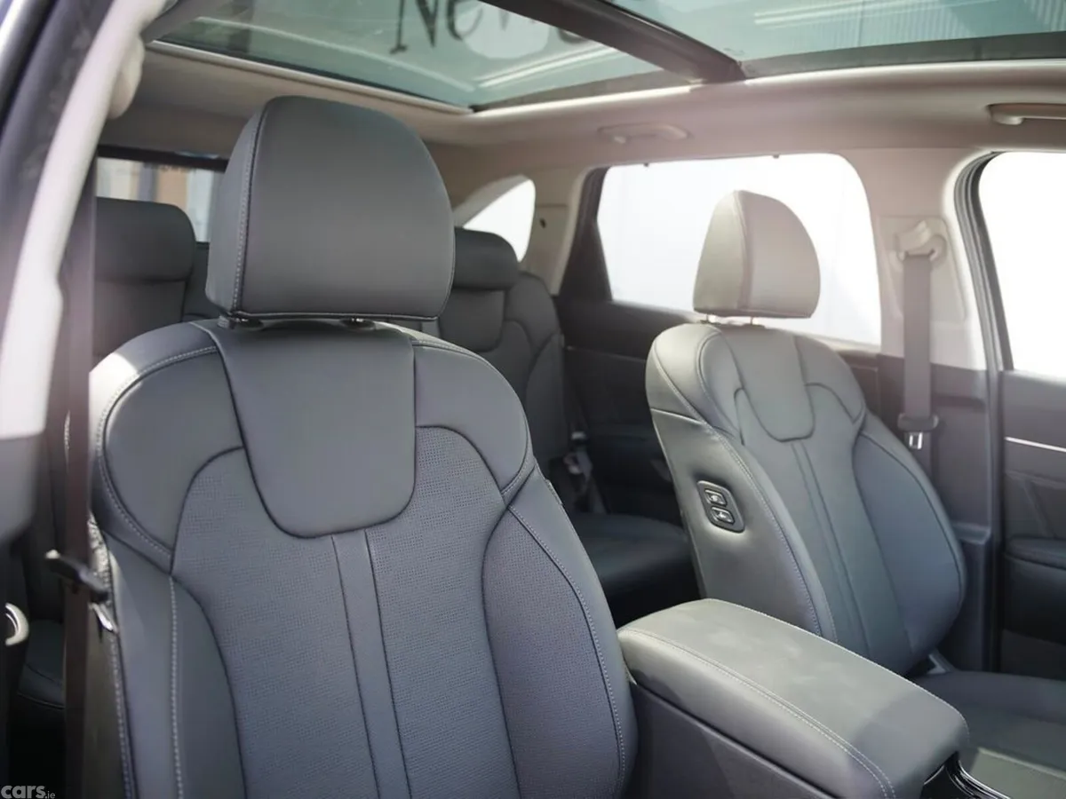 Kia Sorento SUV, Petrol Plug-in Hybrid, 2027, Black