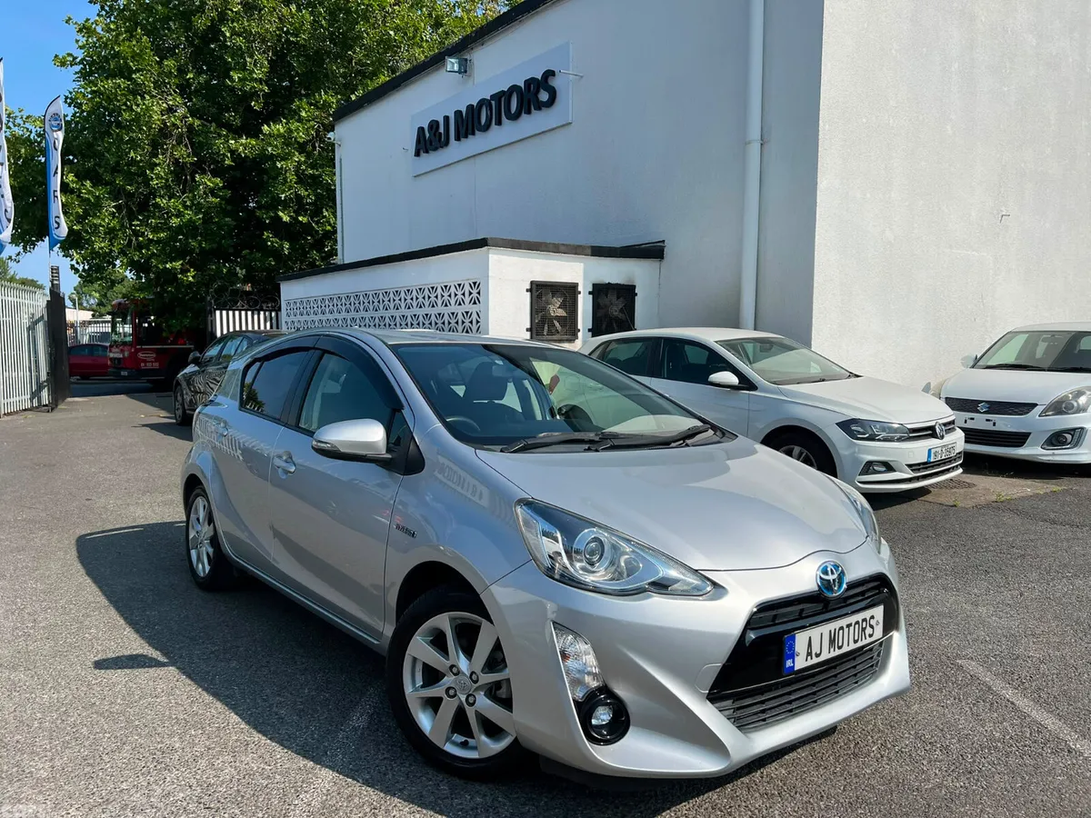 Toyota Aqua Hatchback, Petrol Hybrid, 2016, Silver
