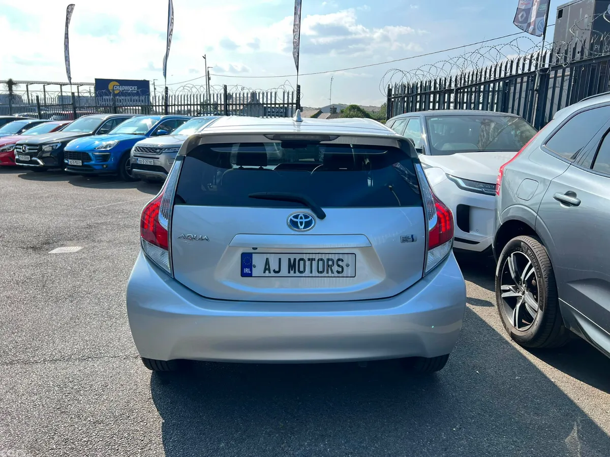 Toyota Aqua Hatchback, Petrol Hybrid, 2016, Silver