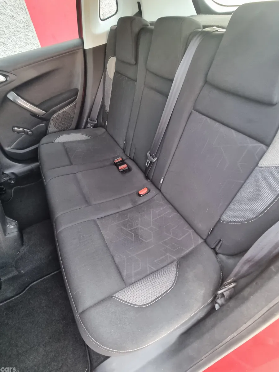 Peugeot 2008 Estate, Diesel, 2017, Red
