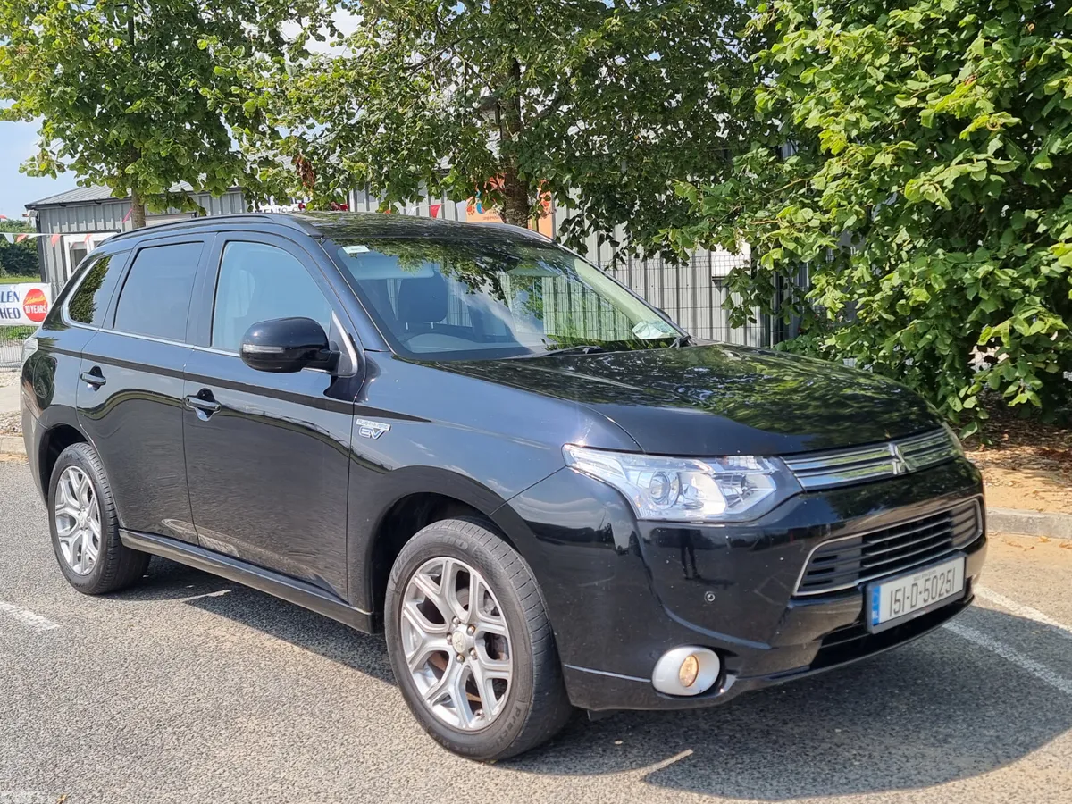 Mitsubishi Outlander SUV, Petrol Plug-in Hybrid, 2015, Black
