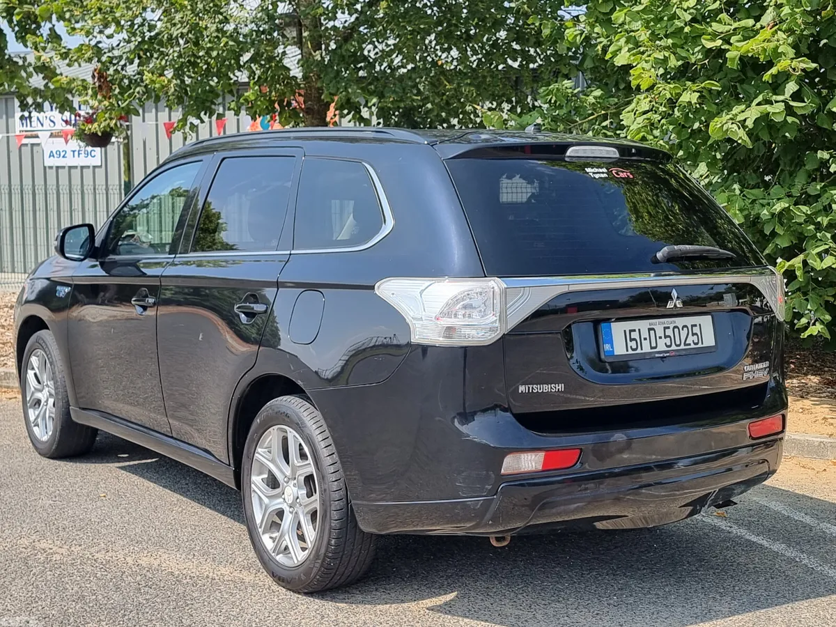 Mitsubishi Outlander SUV, Petrol Plug-in Hybrid, 2015, Black