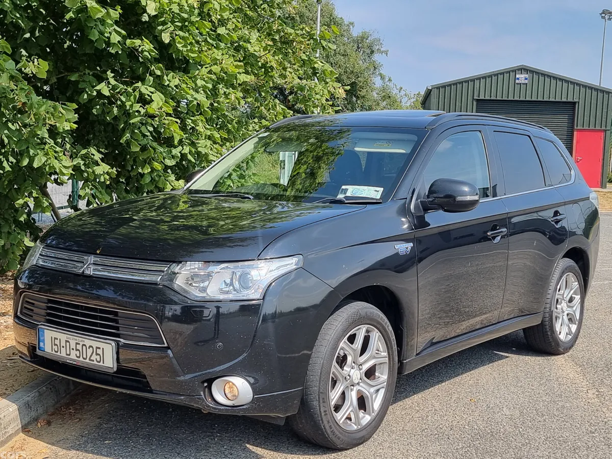 Mitsubishi Outlander SUV, Petrol Plug-in Hybrid, 2015, Black