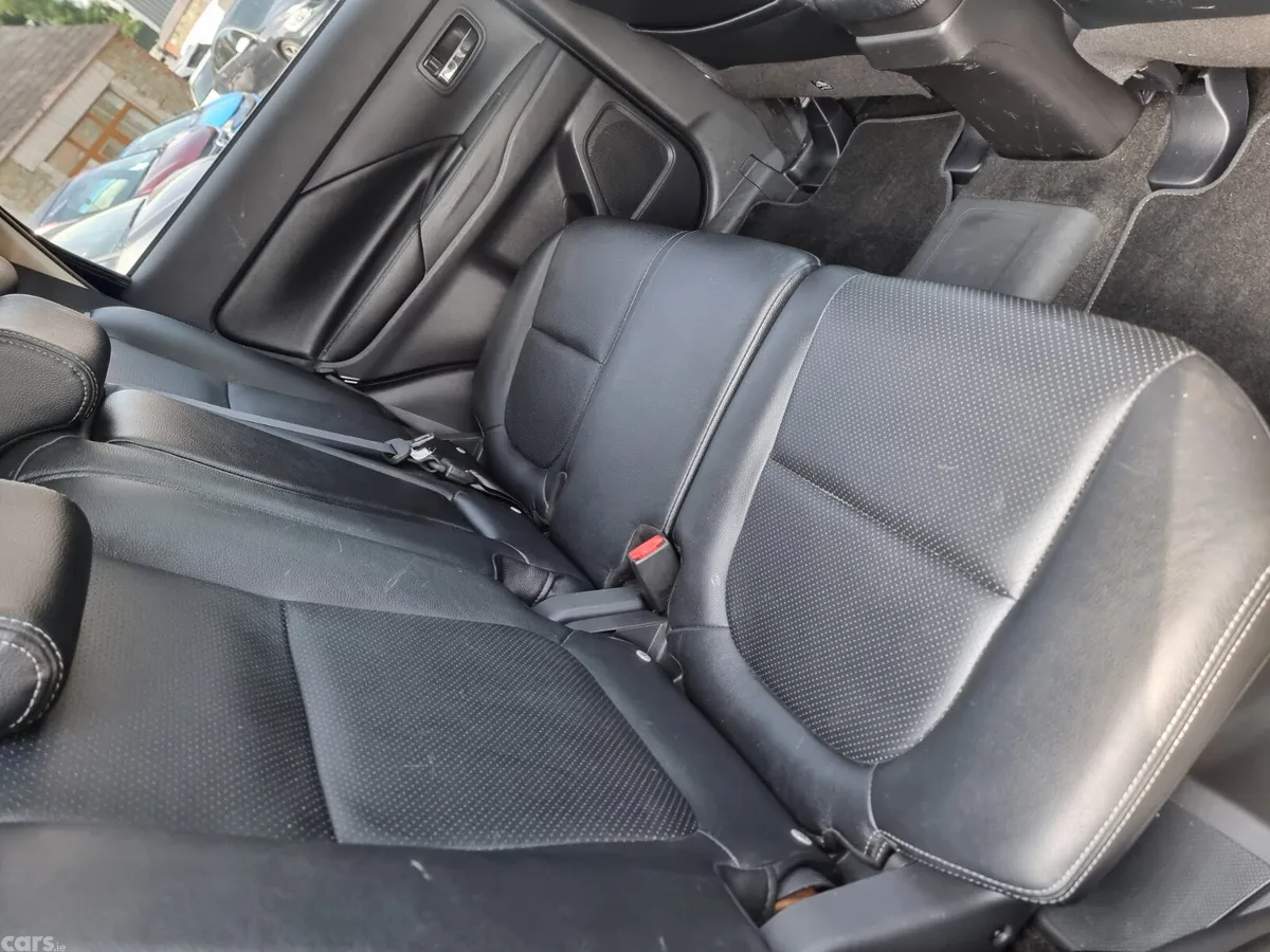 Mitsubishi Outlander SUV, Petrol Plug-in Hybrid, 2015, Black