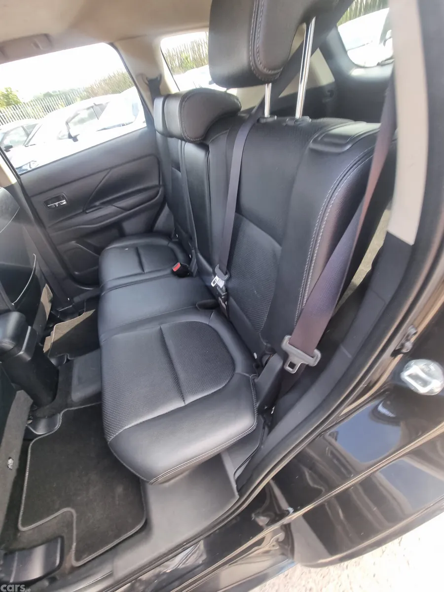 Mitsubishi Outlander SUV, Petrol Plug-in Hybrid, 2015, Black