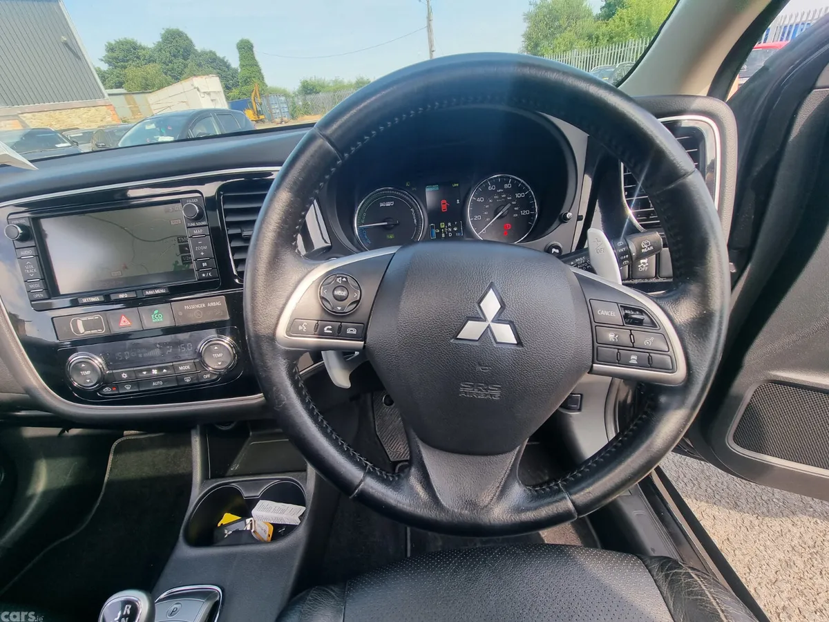 Mitsubishi Outlander SUV, Petrol Plug-in Hybrid, 2015, Black