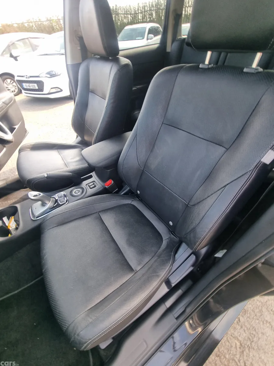 Mitsubishi Outlander SUV, Petrol Plug-in Hybrid, 2015, Black