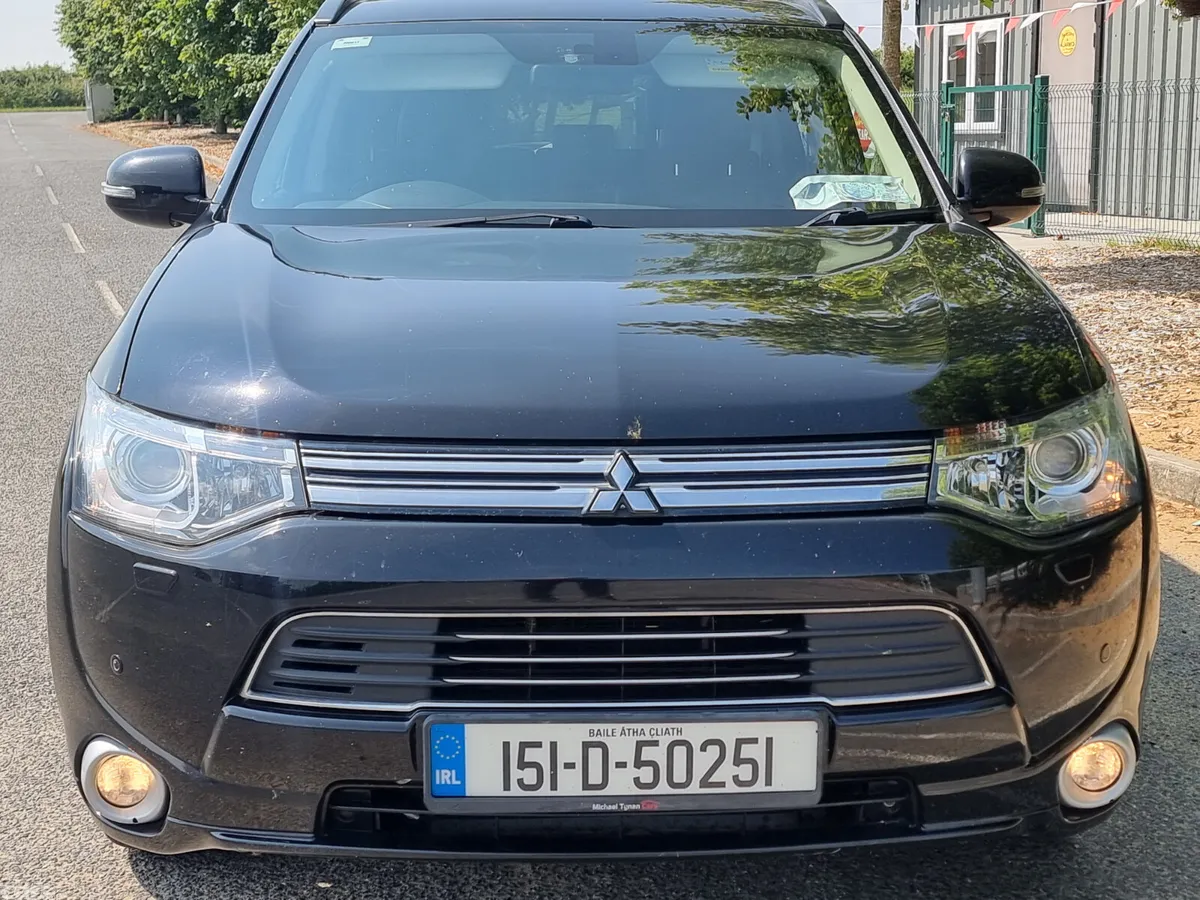 Mitsubishi Outlander SUV, Petrol Plug-in Hybrid, 2015, Black