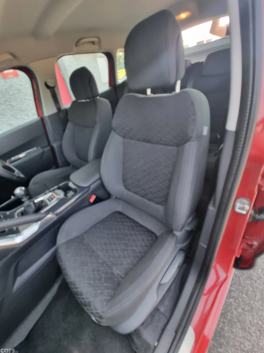 Peugeot 3008 SUV, Diesel, 2015, Red