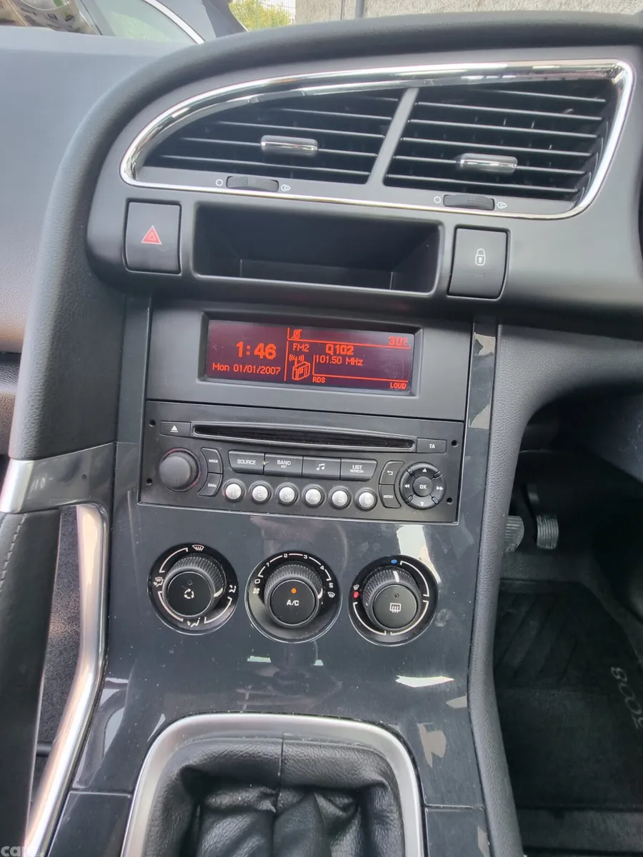 Peugeot 3008 SUV, Diesel, 2015, Red