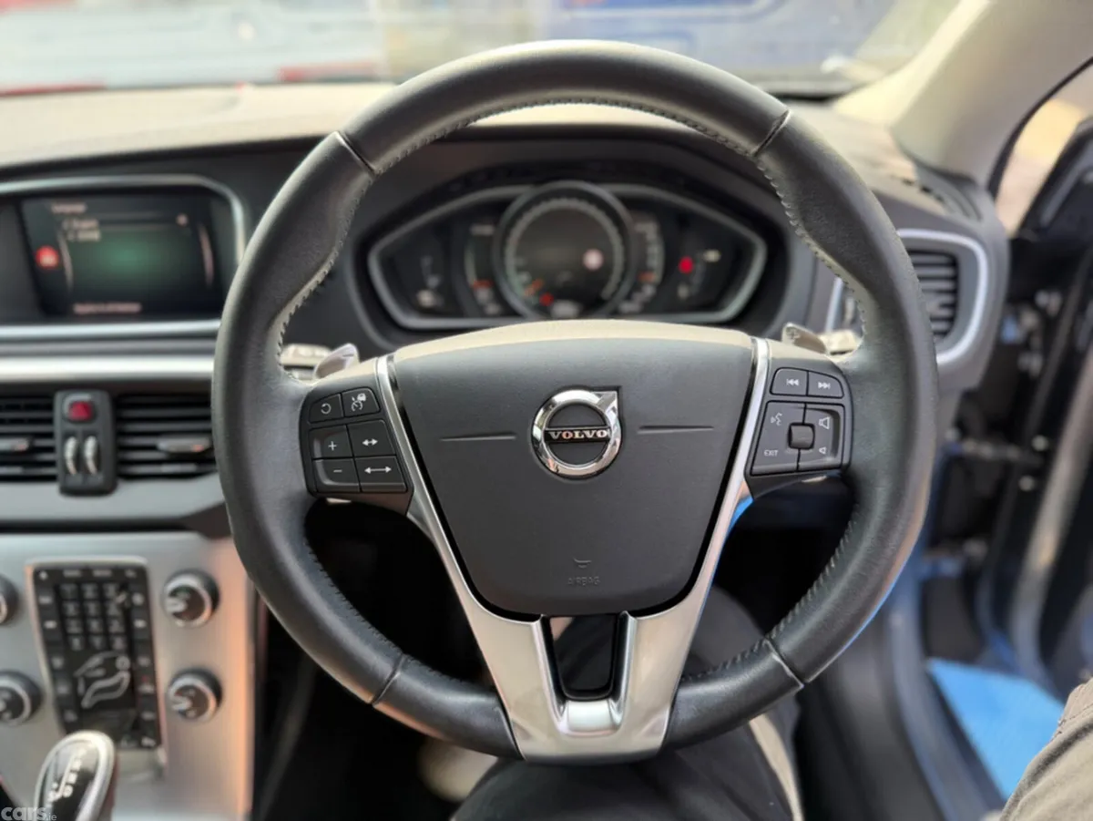 Volvo V40 Hatchback, Diesel, 2018, Grey