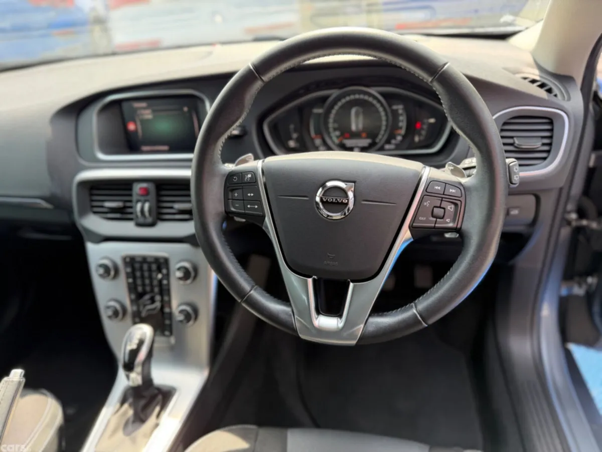 Volvo V40 Hatchback, Diesel, 2018, Grey