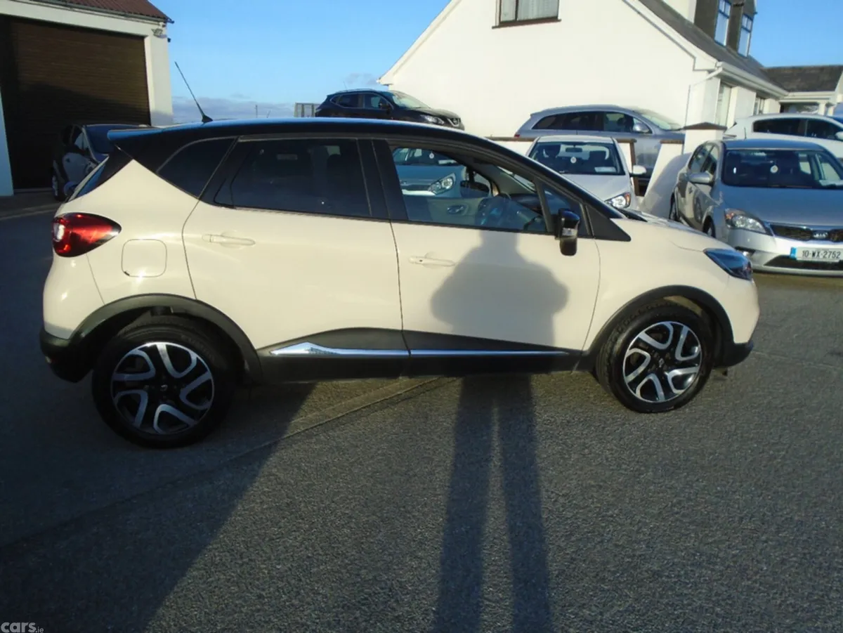 Renault Captur Hatchback, Petrol, 2015, Beige