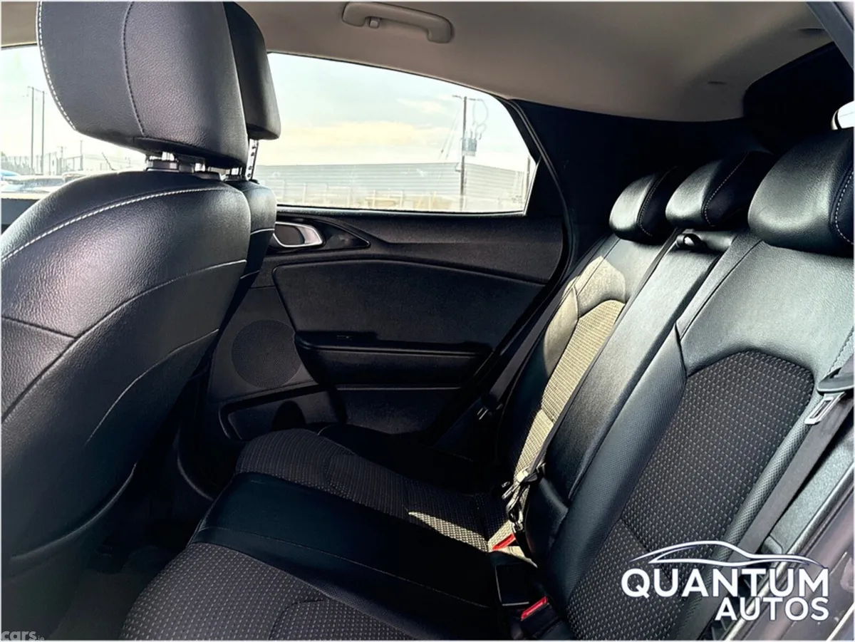 Kia XCeed Hatchback, Petrol Plug-in Hybrid, 2021, Grey