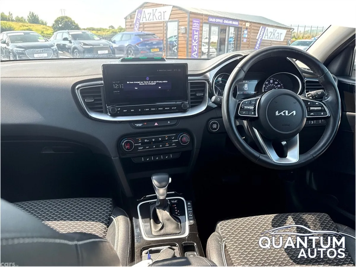 Kia XCeed Hatchback, Petrol Plug-in Hybrid, 2023, White