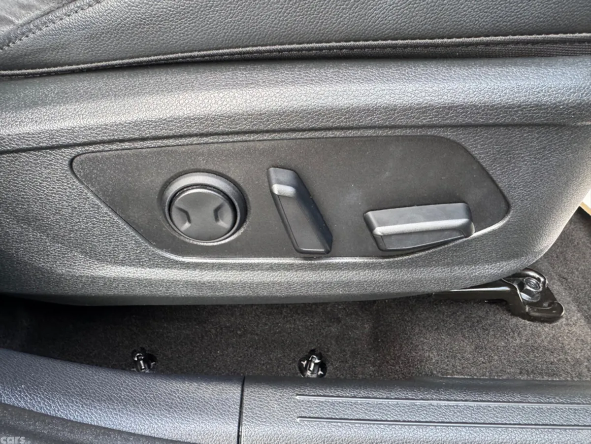 Kia Sportage MPV, Petrol Plug-in Hybrid, 2025, Black