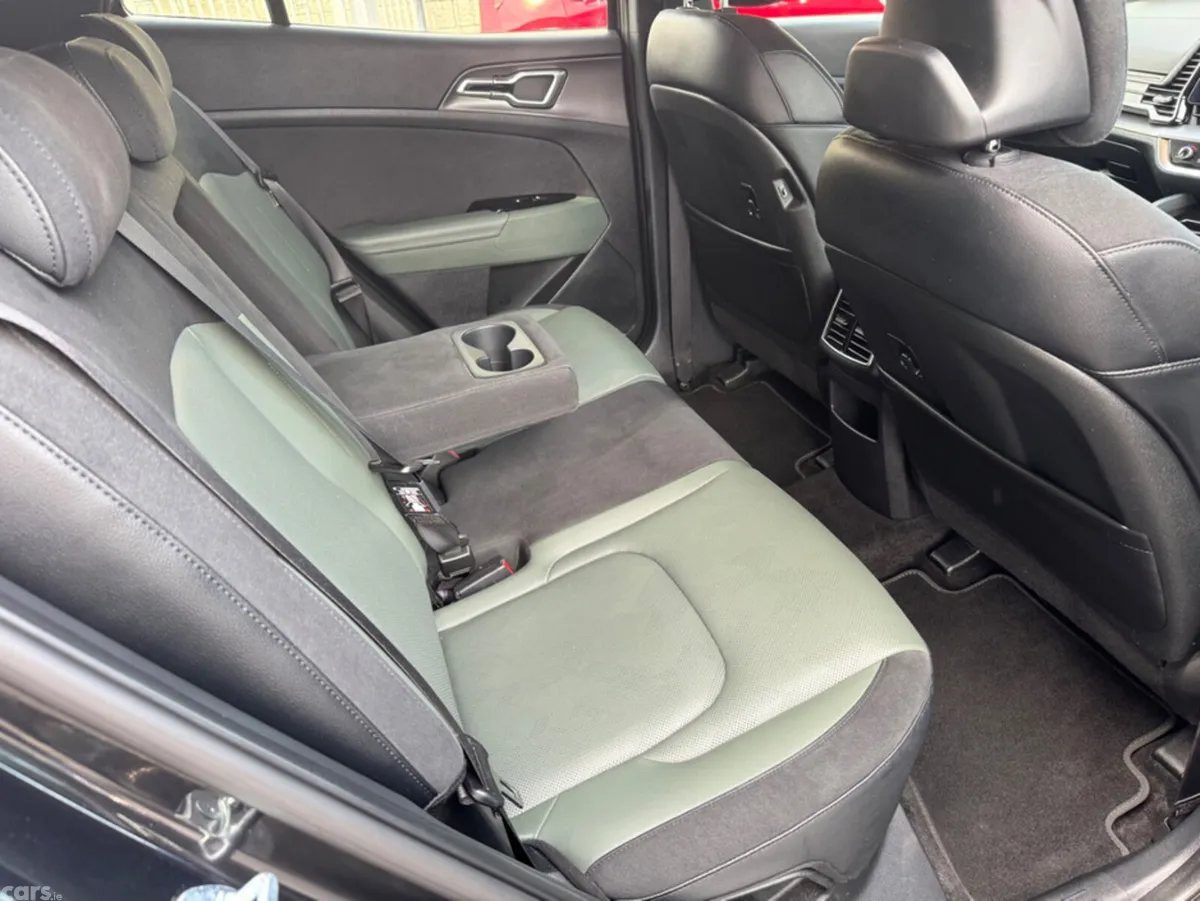 Kia Sportage MPV, Petrol Plug-in Hybrid, 2025, Black