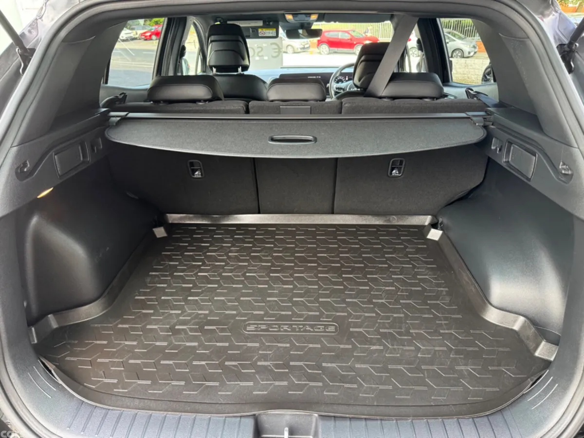 Kia Sportage MPV, Petrol Plug-in Hybrid, 2025, Black