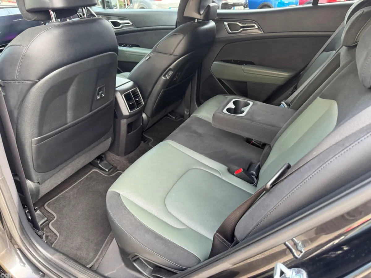 Kia Sportage MPV, Petrol Plug-in Hybrid, 2025, Black