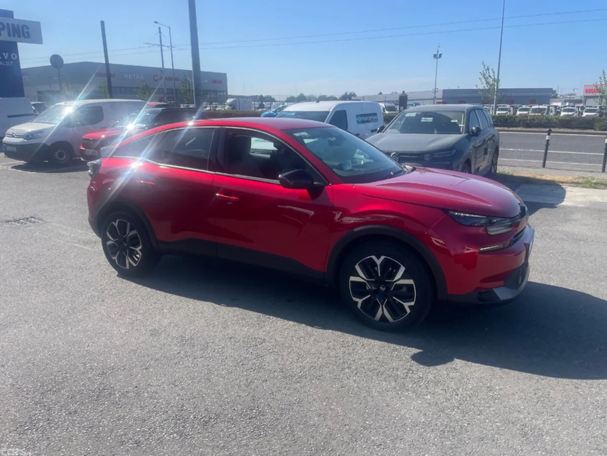 Citroen C4 Hatchback, Petrol, 2025, Red