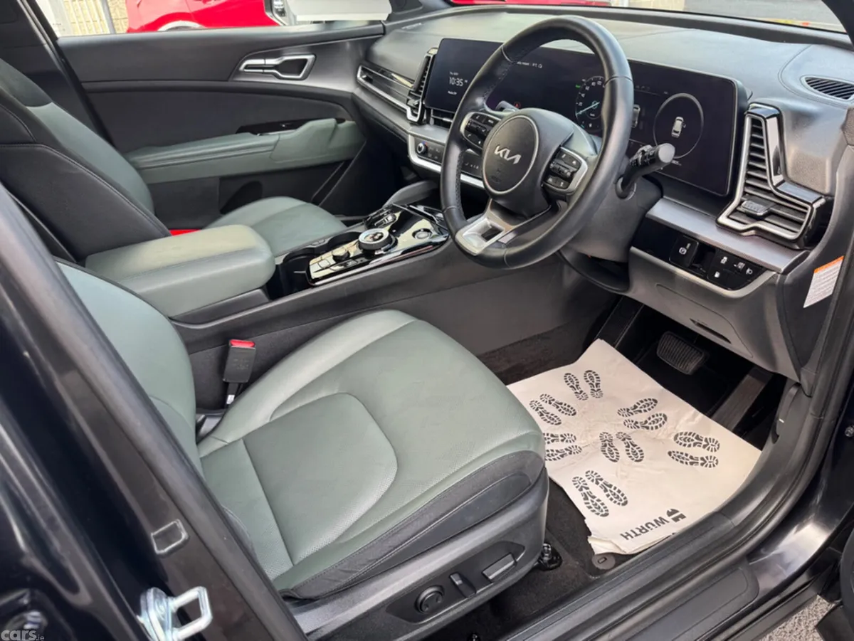 Kia Sportage MPV, Petrol Plug-in Hybrid, 2025, Black