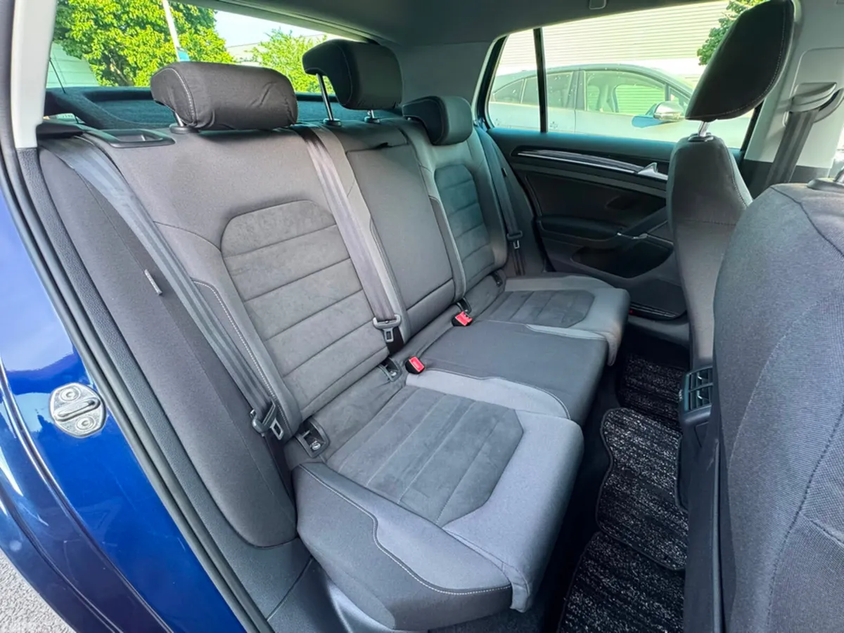 Volkswagen Golf Hatchback, Petrol, 2017, Blue
