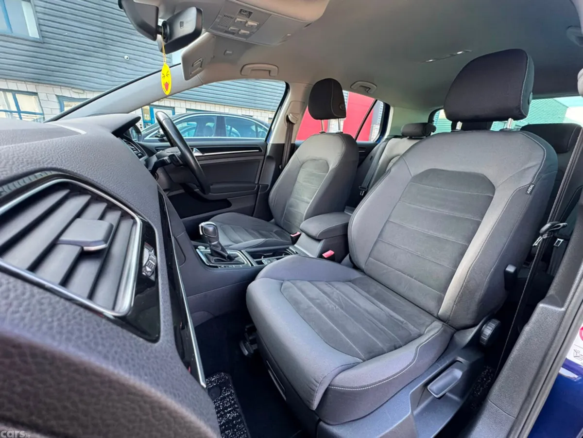 Volkswagen Golf Hatchback, Petrol, 2017, Blue