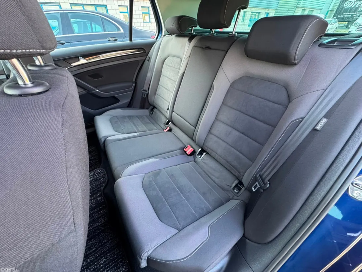Volkswagen Golf Hatchback, Petrol, 2017, Blue