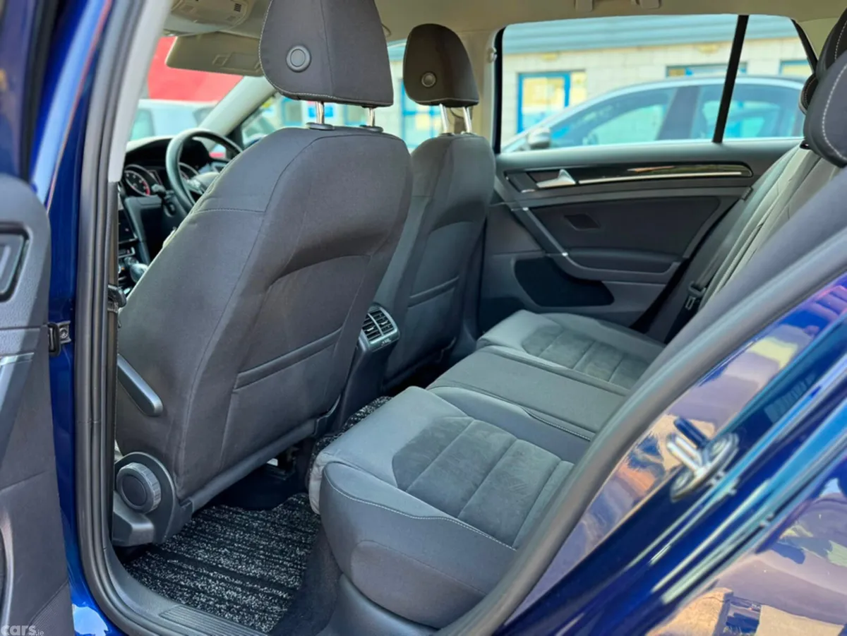 Volkswagen Golf Hatchback, Petrol, 2017, Blue