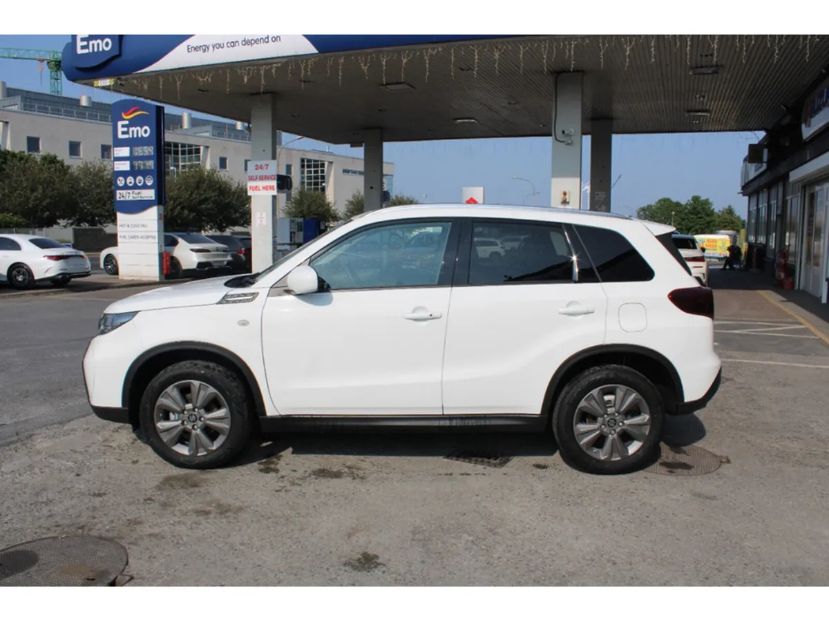 Suzuki Vitara SUV, Petrol Hybrid, 2027, White