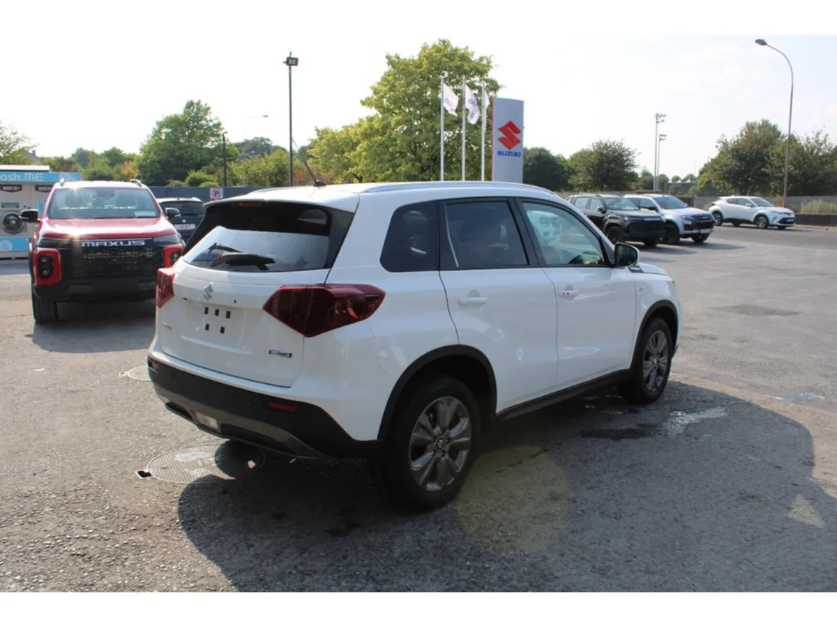 Suzuki Vitara SUV, Petrol Hybrid, 2027, White