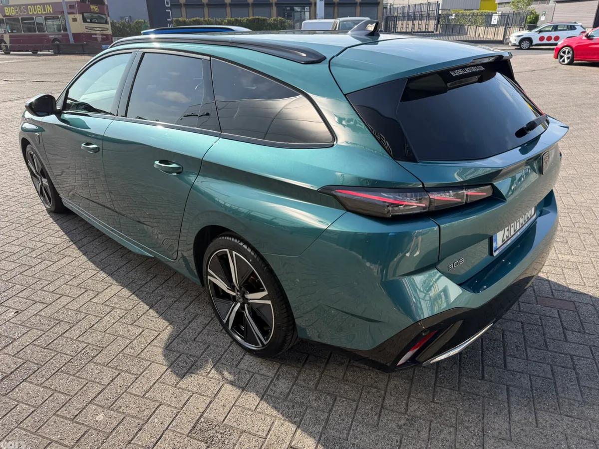 Peugeot 308 Estate, Petrol, 2023, Blue