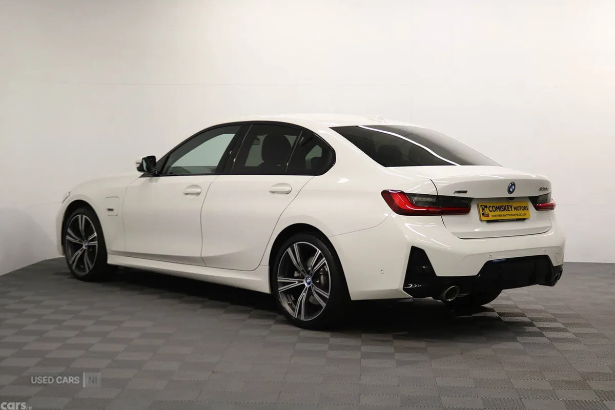 BMW 3-Series Saloon, Petrol Hybrid, 2023, White