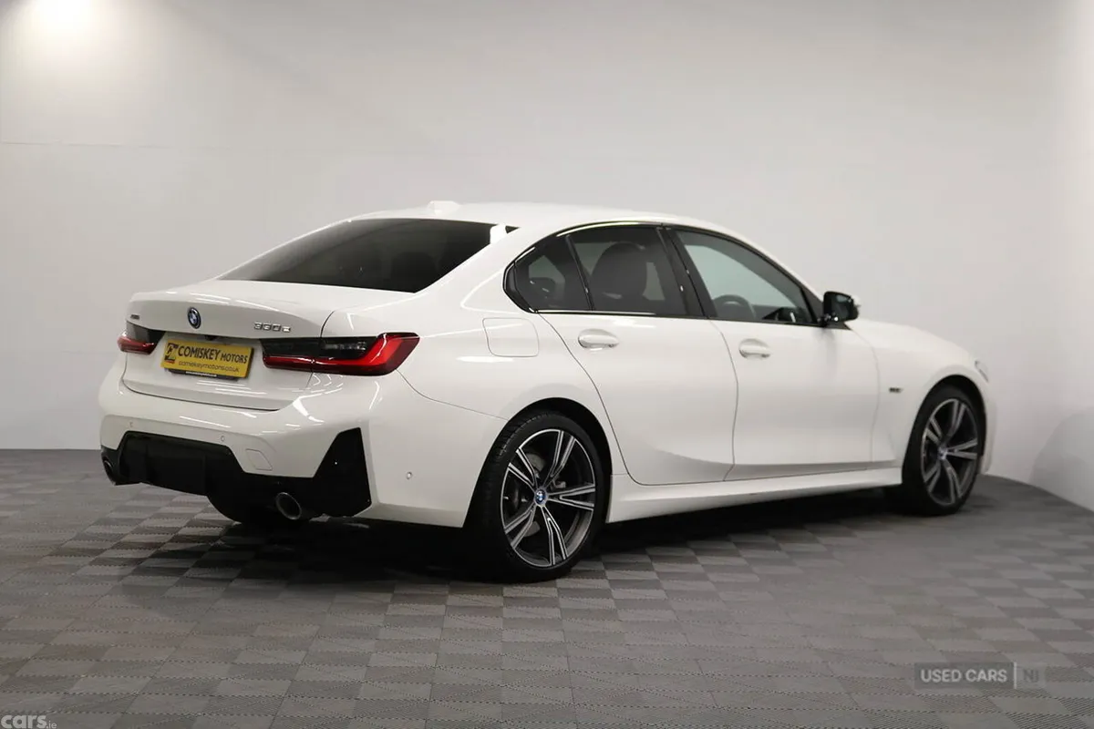 BMW 3-Series Saloon, Petrol Hybrid, 2023, White