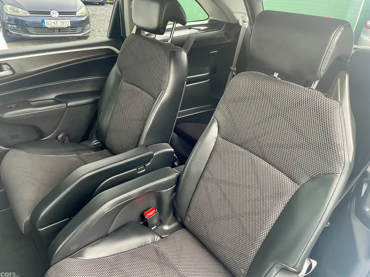 Honda Jade MPV, Petrol Hybrid, 2015, White