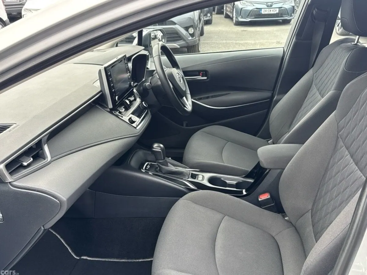 Toyota Corolla Saloon, Petrol Hybrid, 2021, Grey