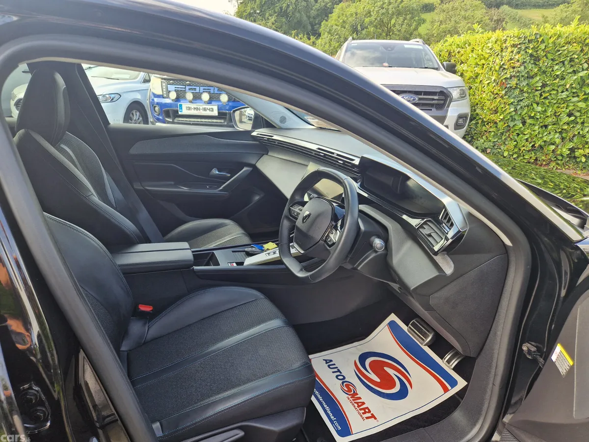 Peugeot 308 Hatchback, Petrol, 2022, Black